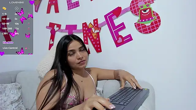 Snapshot of sarita_bigbooty_ chatting on February 2025 01:14:02 AM sarita bigbooty online show from February 2025 01:14:02 AM