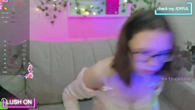 Chio Mio online show from October 2025 02:42:02 AM