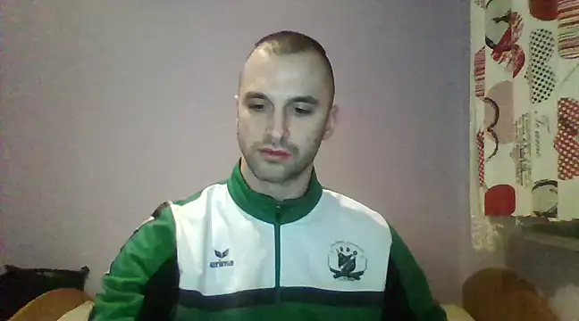 Snapshot of OskarBreno chatting on February 2025 09:35:02 PM OskarBreno online show from February 2025 09:35:02 PM