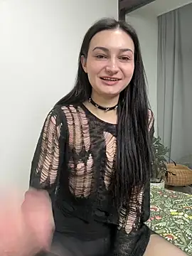 lunalovelee online show from March 2026 12:43:02 PM