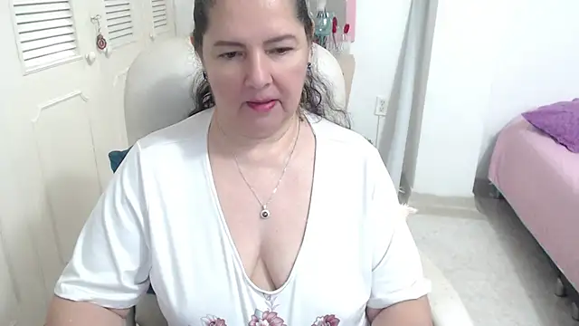 Snapshot of leonela_69 chatting on April 2026 02:58:01 AM leonela 69 online show from April 2026 02:58:01 AM