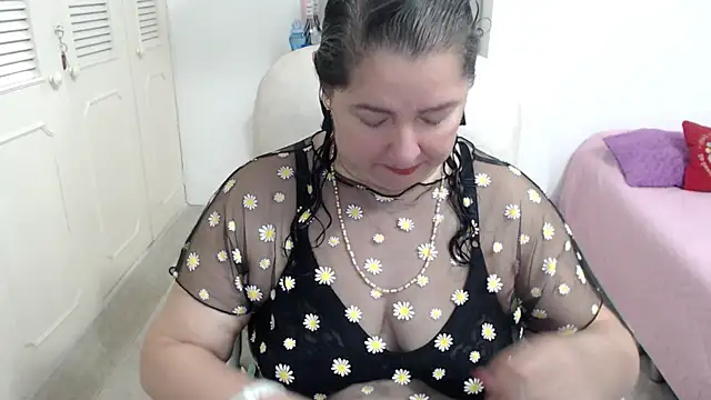 Snapshot of leonela_69 chatting on April 2026 01:08:01 AM leonela 69 online show from April 2026 01:08:01 AM