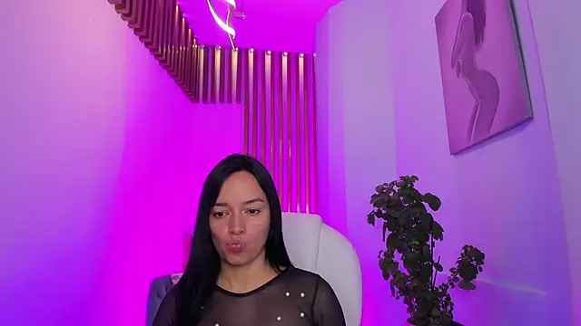 Snapshot of EmiliaRose_ chatting on February 2025 08:53:02 PM EmiliaRose online show from February 2025 08:53:02 PM