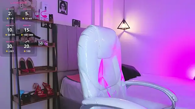 Miller Vanessa  online show from October 2025 08:39:01 PM