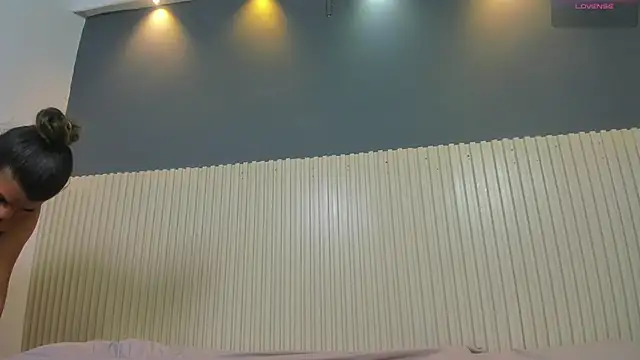 Aida-nicolle online show from October 2025 10:11:01 AM