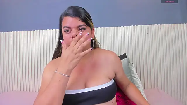 Aida-nicolle online show from October 2025 09:39:01 AM