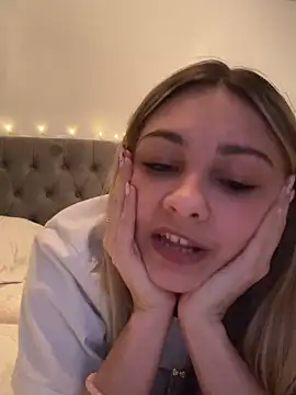 skyemorgan01 online show from February 2026 11:47:02 PM