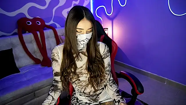 verosmit1 online show from November 2025 12:00:01 AM