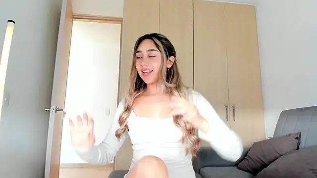 Snapshot of Hornyholly__ chatting on January 2026 08:29:01 PM Hornyholly online show from January 2026 08:29:01 PM