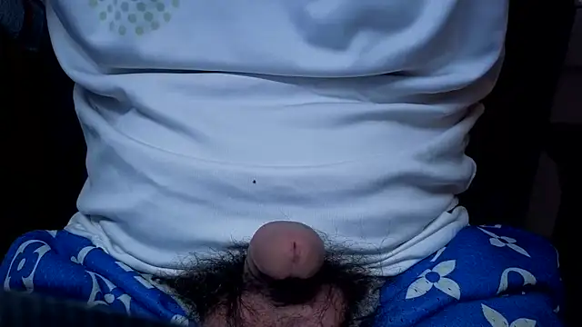 Snapshot of strongdude212 chatting on November 2025 01:46:01 PM strongdude212 online show from November 2025 01:46:01 PM