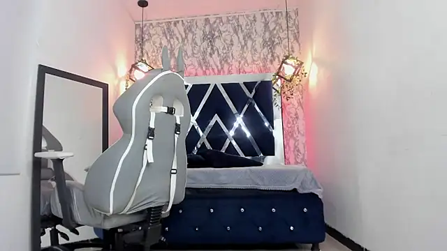 charlotte bluee online show from March 2025 07:39:01 PM