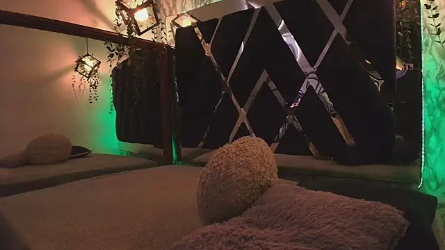 charlotte bluee online show from October 2025 06:42:01 PM