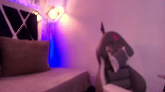 charlotte bluee online show from January 2026 06:44:02 PM