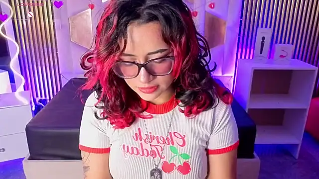 Snapshot of kristen_tay chatting on March 2026 03:30:02 AM kristen tay online show from March 2026 03:30:02 AM