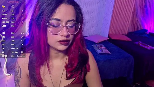 Snapshot of kristen_tay chatting on May 2026 03:02:02 AM kristen tay online show from May 2026 03:02:02 AM