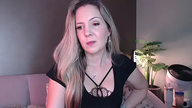 luscious-Lilly online show from September 2025 09:57:02 AM