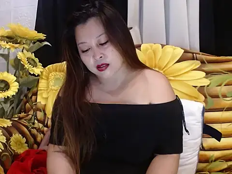 Snapshot of UrSweetClassyPinay chatting on May 2026 07:14:01 AM UrSweetClassyPinay online show from May 2026 07:14:01 AM