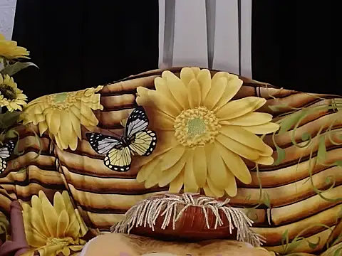 Snapshot of UrSweetClassyPinay chatting on May 2026 08:28:01 PM UrSweetClassyPinay online show from May 2026 08:28:01 PM