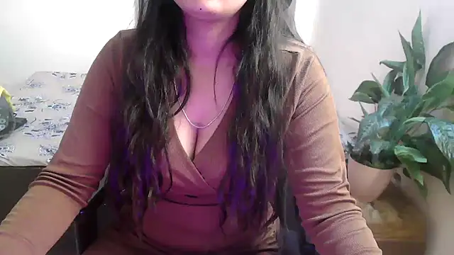 Snapshot of megancatluna chatting on April 2026 11:19:01 AM megancatluna online show from April 2026 11:19:01 AM
