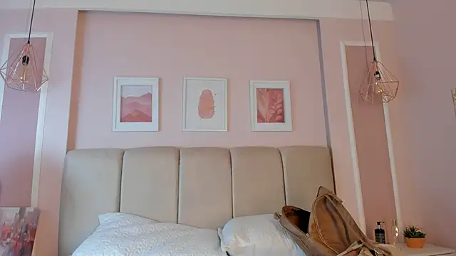 Annie rhoades online show from February 2026 01:05:01 PM