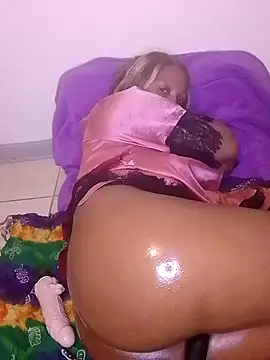 Snapshot of ChloeBab chatting on October 2025 08:32:02 PM ChloeBab online show from October 2025 08:32:02 PM