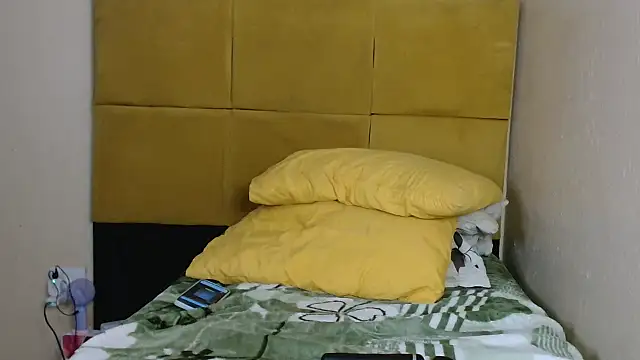 ChloeBab online show from November 2025 12:31:02 AM