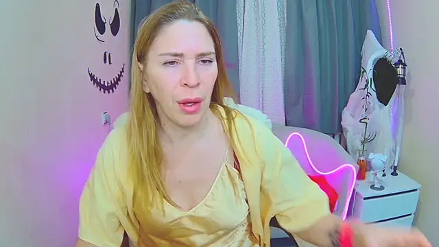 TessaDaybreak online show from November 2025 07:51:01 AM