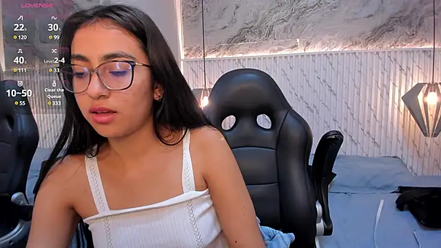 lucelly 15 online show from February 2025 06:09:02 PM