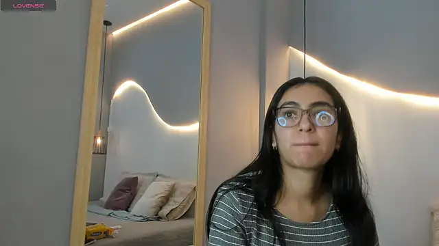 lucelly 15 online show from October 2025 11:43:01 AM