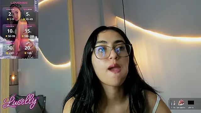 lucelly 15 online show from October 2025 11:44:02 AM