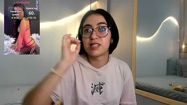 lucelly 15 online show from October 2025 11:58:01 AM