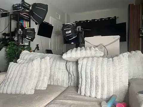 Snapshot of meggsworld chatting on November 2025 12:51:01 PM meggsworld online show from November 2025 12:51:01 PM