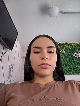 Snapshot of Naatalia chatting on April 2026 04:19:01 PM Naatalia online show from April 2026 04:19:01 PM
