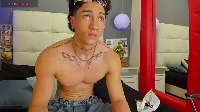 Snapshot of KaryBig3 chatting on February 2025 12:52:02 AM KaryBig3 online show from February 2025 12:52:02 AM