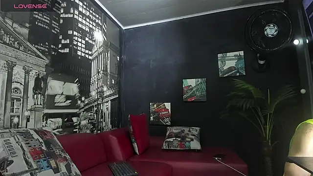 Snapshot of KaryBig3 chatting on March 2025 04:52:02 AM KaryBig3 online show from March 2025 04:52:02 AM