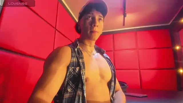 Snapshot of KaryBig3 chatting on March 2025 04:49:02 AM KaryBig3 online show from March 2025 04:49:02 AM