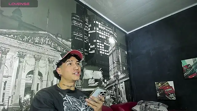 Snapshot of KaryBig3 chatting on March 2025 04:19:01 AM KaryBig3 online show from March 2025 04:19:01 AM