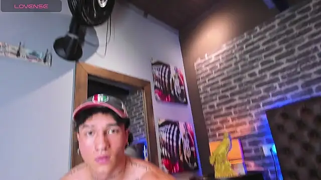 Snapshot of KaryBig3 chatting on March 2025 04:52:01 AM KaryBig3 online show from March 2025 04:52:01 AM