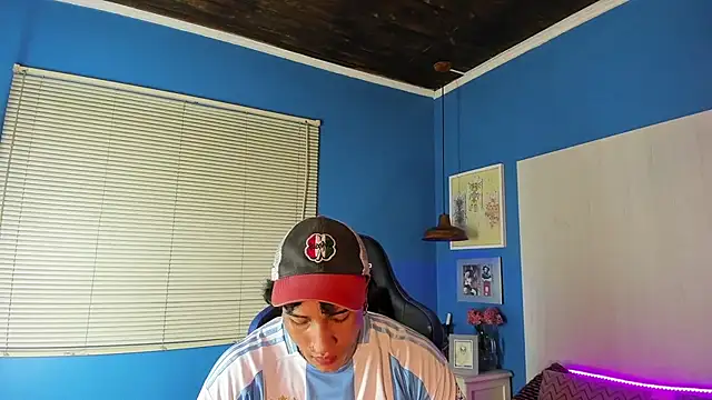 Snapshot of KaryBig3 chatting on March 2025 07:18:01 AM KaryBig3 online show from March 2025 07:18:01 AM