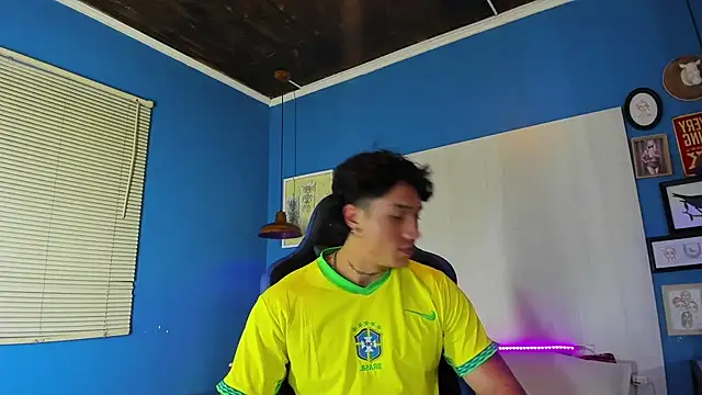 Snapshot of KaryBig3 chatting on March 2025 04:14:02 AM KaryBig3 online show from March 2025 04:14:02 AM