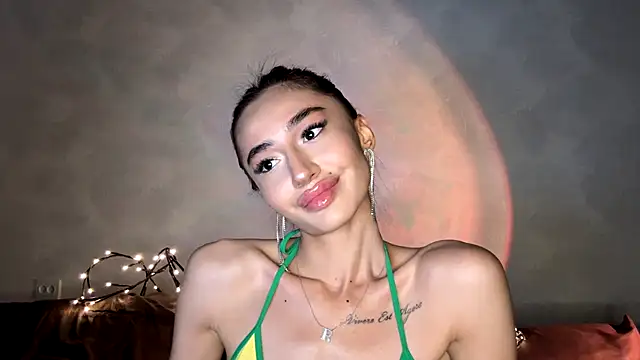 Snapshot of alissadreams chatting on July 2026 06:28:01 PM alissadreams online show from July 2026 06:28:01 PM