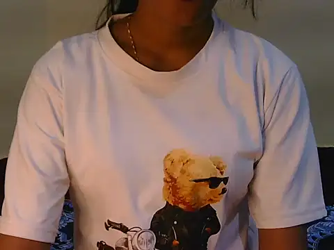 Riyaa Kaur online show from April 2026 07:07:01 PM