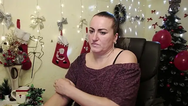 DianaMGG online show from December 2025 07:07:02 PM