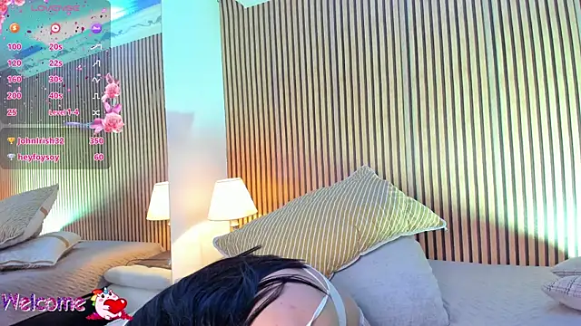 Snapshot of MichelleOwens chatting on February 2025 11:11:02 PM MichelleOwens online show from February 2025 11:11:02 PM