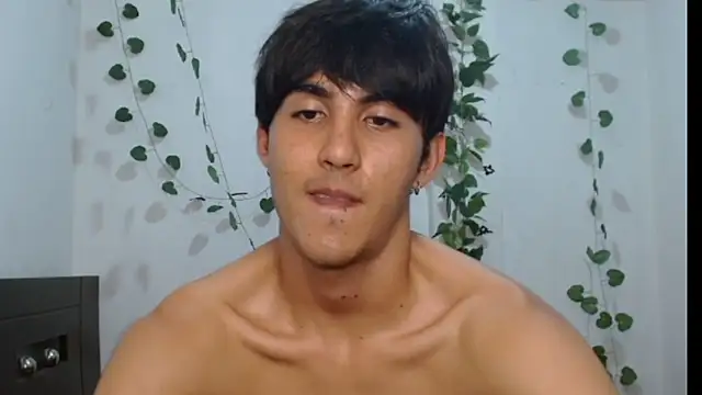 Snapshot of neithanzynxx chatting on February 2025 10:53:02 PM neithanzynxx online show from February 2025 10:53:02 PM