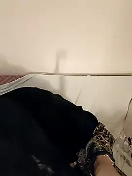 Loly2025 online show from November 2025 05:45:02 PM