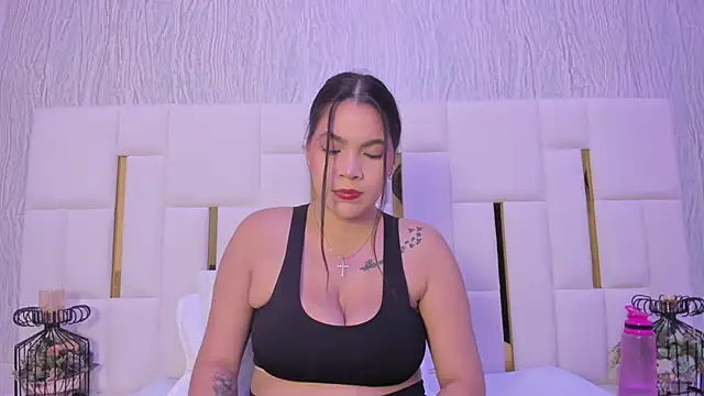 hillary uckerman  online show from October 2025 11:05:01 AM