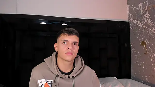 JacobRoberts1 online show from October 2025 10:06:02 PM