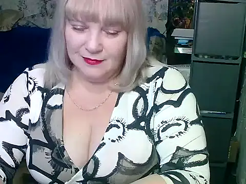 Snapshot of FlowerButterf chatting on March 2025 07:49:02 PM FlowerButterf online show from March 2025 07:49:02 PM