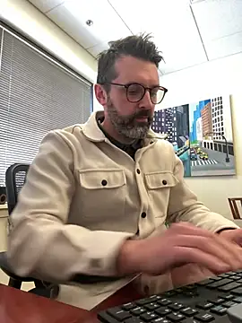 plaintreebull online show from February 2026 09:02:01 PM